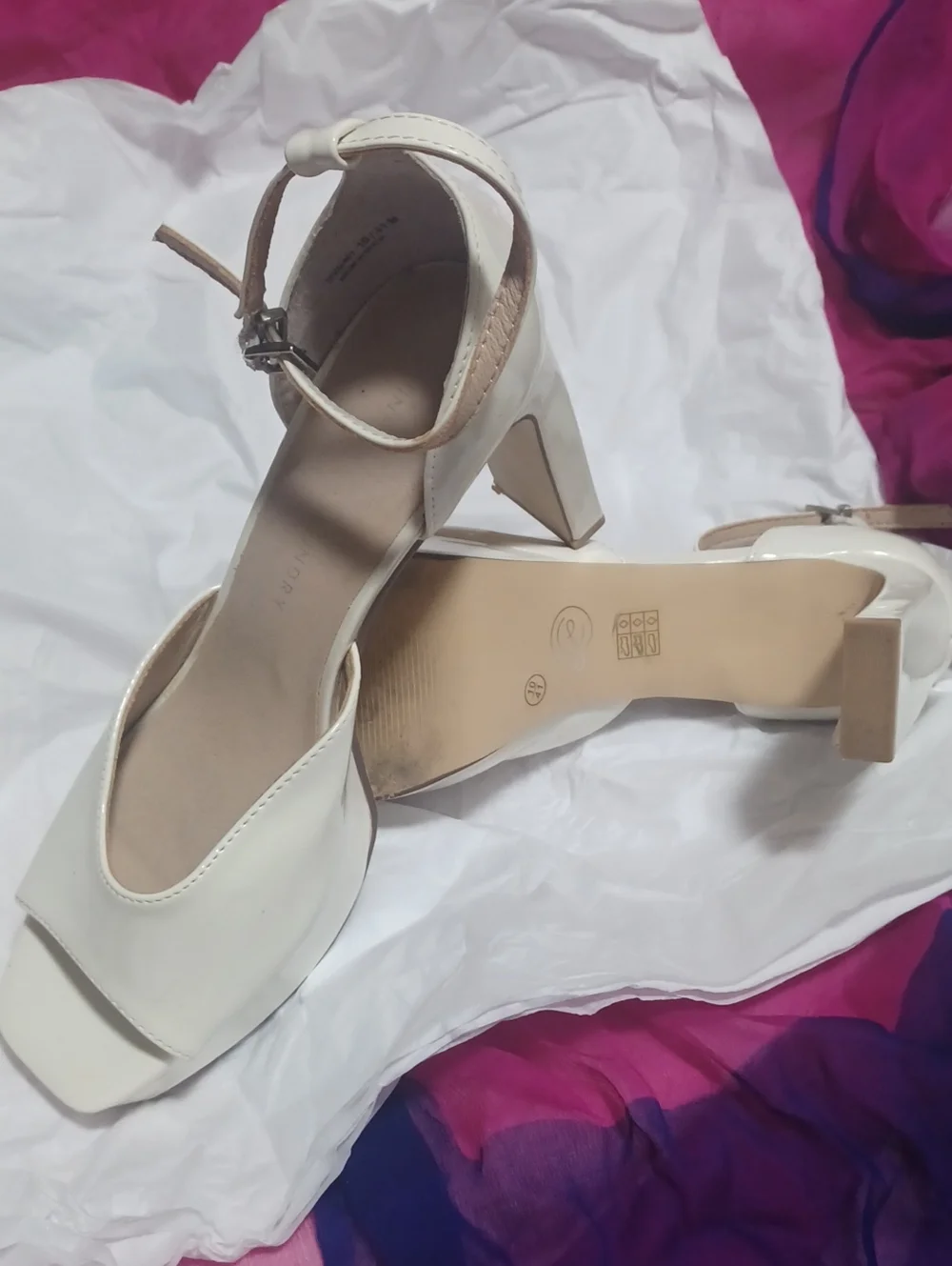 CHINESE LAUNDRY White Patent Leather Platform Heeled Sandals  Ankle Strap 10